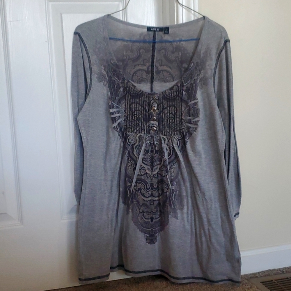 Apt 9 3/4 sleeve scoop neck